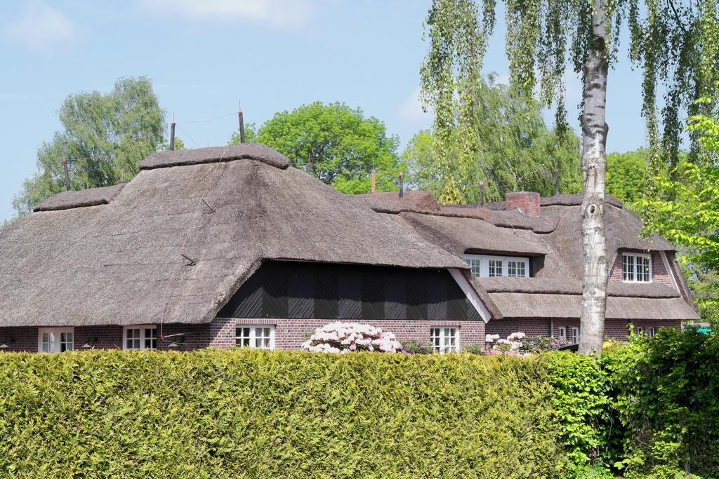 Hotel Blauer Fasan Wiesmoor Exteriör bild